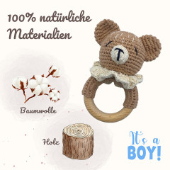 Angels Baby Gehakelte Babyrassel aus Baumwolle mit Beissring aus Holz in niedlichem Tiermotiv Вязаная крючком детская погремушка из хлопка с деревянным колечком для прорезывания зубов в милом зверином мотиве.