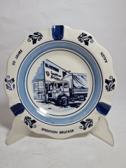 Тарелка декоративная винтажная Delft Blue &quot;Авто экспедиторской компании Brucker&quot;, фарфор, 20 см, Голландия, 1960-70гг.