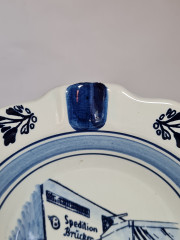 Тарелка декоративная винтажная Delft Blue &quot;Авто экспедиторской компании Brucker&quot;, фарфор, 20 см, Голландия, 1960-70гг.
