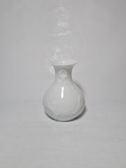 Royal Porzellan Bavaria KPM Фарфоровая белая ваза с фактурным рисунком цветов, Германия, 1960-70гг.