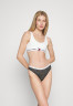 Tommy Hilfiger THONG 3 PACK Thong flora pink/desert sky/misty blush НАБОР 3 КОМПЛЕКТА ТРЕНАЖЕЙ Стринги Флора розовый/небо пустыни/туманный румянец
