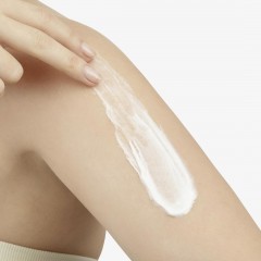 Neutrogena Bodylotion quot;Deep Moisture Sensitivequot;  Лосьон для тела &amp;quot;Глубокое увлажнение для чувствительной кожи&amp;quot;