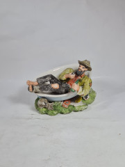 Фигурка винтажная Im Stil Capodimonte &quot;Мужчина, отдыхающий в ванне&quot;, фарфор, 19 см, Германия, 1960-70гг.