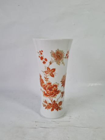 Ваза винтажная AK Kaiser "Оранжевые цветы", средняя, фарфор, 18 см, Германия, 1970-80гг.