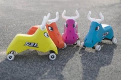 SLEX Rutschfahrzeug Rodeobull Толкатель Rodeobull