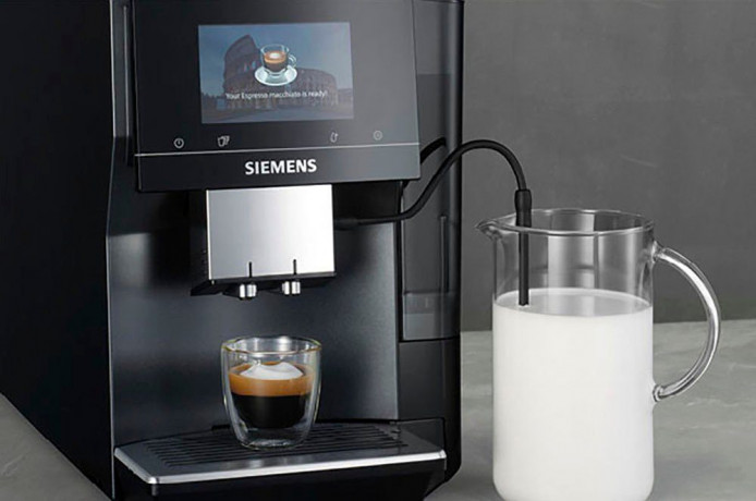 SIEMENS SIEMENS Kaffeevollautomat EQ700 classic TP707D06, Full-Touch-Display, bis 15 Profile speicherbar, Milchsystem-Reinigung  Полностью автоматическая кофемашина SIEMENS EQ700 classic TP707D06, полностью сенсорный дисплей, возможность сохранения до 15 