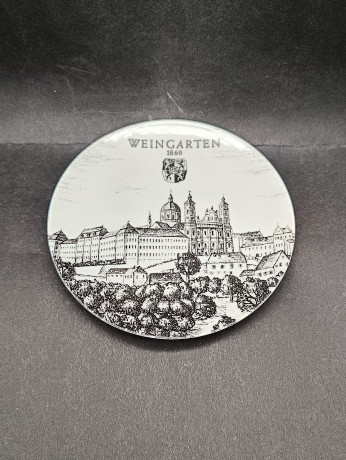 Тарелка декоративная в бело-черных тонах Altenkunststadt "Аббатство Вайнгартен (1860)" винтажная, фарфор, 17 см, Германия, 1960-70гг.