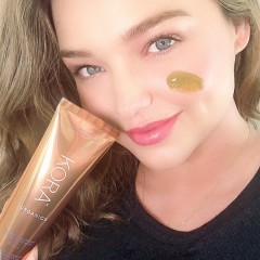 KORA Organics Turmeric Brightening and Exfoliating Mask (2-in-1)  Осветляющая и отшелушивающая маска с куркумой (2-в-1)