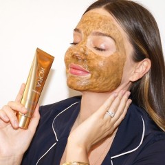 KORA Organics Turmeric Brightening and Exfoliating Mask (2-in-1)  Осветляющая и отшелушивающая маска с куркумой (2-в-1)