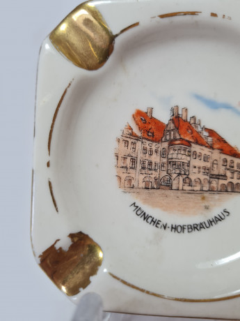 Elisenfels Arzberg Bavaria Винтажная квадратная пепельница с обильной позолотой "Мюнхен", 8см, Германия,1960-70гг.