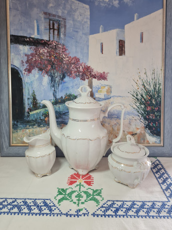 Walbrzych Poland Белый фарфоровый чайный набор с позолотой: чайник, сахарница, молочник, Польша, 1960-70гг.