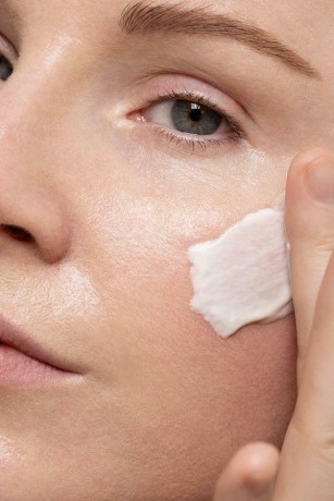 Bella Aura Skincare Daily Repair Feuchtigkeitscreme  Ежедневное Восстанавливающее Увлажняющее Средство