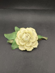 Статуэтка винтажная The Franklin Mint &quot;Желтый цветок с листьями&quot;, фарфор, 17 х 5 см, Италия, 1985 год.