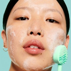 Benefit Der All-in-One Mask Wand-  Tool zur Masken Applikation &amp; Gesichtsreinigung  Универсальный инструмент для нанесения маски и очищения лица.