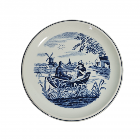 Тарелка декоративная винтажная Delft / Boch "Влюбленная пара в лодке", фарфор, 16.5 см, Нидерланды, 1970-80гг.