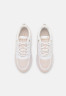 Tommy Hilfiger ACTIVE TRAINER Trainers white АКТИВНЫЙ ТРЕНЕР Тренеры белый