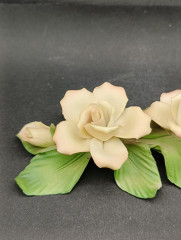 Статуэтка винтажная The Franklin Mint / Capodimonte &quot;Роза &quot;Cecile Brunner&quot;с бутоном и листьями&quot;, бисквитный фарфор, роспись, 17 х 5 см, Италия, 1985 год.