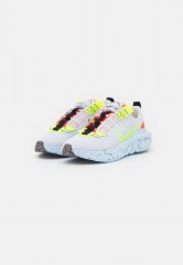 Nike Sportswear CRATER IMPACT Sneaker low football grey/volt/hyper crimson/black/summit white/chambray blue CRATER IMPACT кроссовки женские низкие серый футбол/вольт/гипер малиновый/черный/саммит белый/шамбре синий