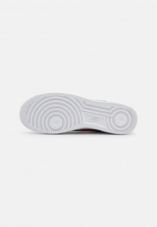 Nike Sportswear AIR FORCE 1 #x27;07 LV8 EMB Sneaker low black/gym red/washed teal/court purple/university gold/mantra orange AIR FORCE 1 #x27;07 LV8 EMB Низкие кроссовки женские черный/спортивный красный/бледно-бирюзовый/коралловый фиолетовый/университетс