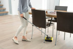 KARCHER KARCHER Akkubesen KB 5, beutellos, Akkulaufzeit: bis zu 30 Min. auf Hartboden Аккумуляторная метла KARCHER KB 5, без мешка, время работы от аккумулятора: до 30 минут на твердых полах
