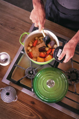 Le Creuset LE CREUSET Br\u00e4ter 24 cm SIGNATURE grun LE CREUSET Br&amp;gt;4ter 24 см SIGNATURE