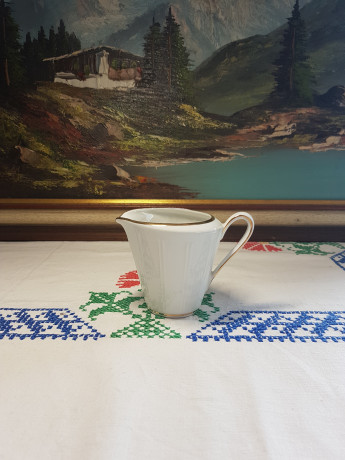 Winterling Roslau Bavaria Молочник, белый фарфор с позолоченным ободком и рельефным узором, 8 x 10,5 см, Германия, 1960-70гг.