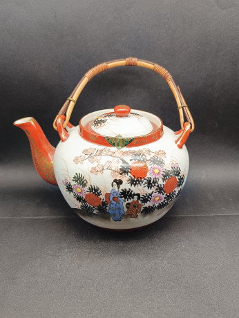 Сервиз чайный винтажный в традиционном китайском стиле "Девушки в саду", на 6 персон, фарфор, ручная роспись, Китай, 1960-70гг.