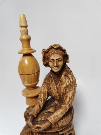 German Wood, Редчайшая Коллекционная деревянная статуэтка "Женщина с прялкой" , полностью ручная работа, 15см, Германия 1930-1940гг.