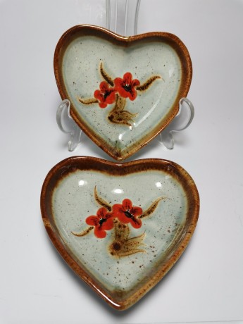 Schramberg, Шрамберг Две винтажные розетки-блюдца в форме сердечек с оранжевыми цветами, 12см х 11см, Германия 1950-1960гг.