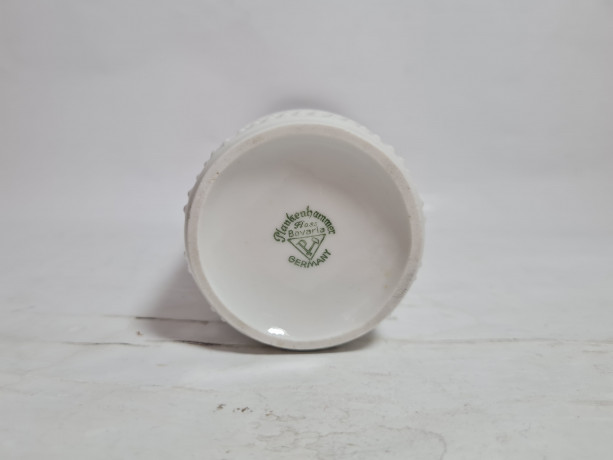 Ваза винтажная Plankenhammer Floss Bavaria с золотистым декором, фарфор, 19 см, Германия, 1960-70гг.