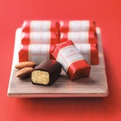Niederegger Klassiker Подарочная упаковка с 16 конфетами из марципана в индивидуальной упаковке с покрытием из темного шоколада, 200гр