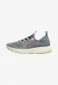 Nike Performance REACT ESCAPE Sneaker low cool grey wolf grey black metallic gold coin REACT ESCAPE Низкие кроссовки женские холодный серый волк серый черный металлик золотая монета