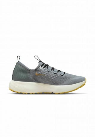 Nike Performance REACT ESCAPE Sneaker low cool grey wolf grey black metallic gold coin REACT ESCAPE Низкие кроссовки женские холодный серый волк серый черный металлик золотая монета