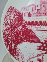 Porcelain de Monaco Декоративная фарфоровая тарелка &quot;Дворец Монако&quot; в светло-красном цвете, 19,5 x 2 см, Монако, 1970-80гг.