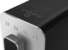 Smeg Smeg Kaffeevollautomat BCC02BLMEU, Herausnehmbare Bruheinheit  Полностью автоматическая кофемашина Smeg BCC02BLMEU, съемный заварочный блок