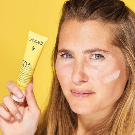 Caudalie Vinosun Fluid Sehr hoher Schutz LSF 50+  Vinosun Fluid Очень высокая степень защиты SPF 50+
