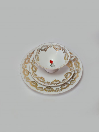 Bareuther Waldsassen Bavaria Чайное трио с позолоченным узором "Красная роза", Германия, 1960-70гг.