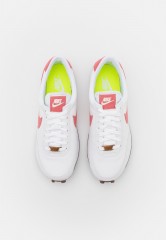 Nike Sportswear DAYBREAK Sneaker low white/light sienna/sail DAYBREAK Низкие кроссовки женские белый/светло-сиенна/парус