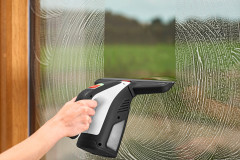 Bosch Home &amp; Garden Bosch Home  Garden Akku-Fenstersauger GlassVAC, inkl. Spruhflasche und Microfasertuch  Беспроводной пылесос для окон Bosch Home Garden GlassVAC, в комплект входит распылитель и салфетка из микрофибры.
