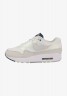 Nike Performance AIR MAX LOW Sneaker low summit white/light bone/light smoke grey AIR MAX LOW кроссовки женские низкие верхушка белая/светлая кость/светло-серый дым