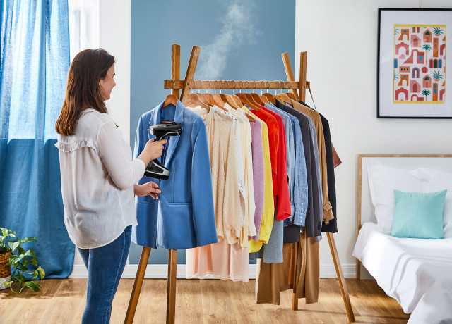 Tefal Tefal Dampfburste DT8250 Access Steam Force, 2000 W, kraftvolle Dampfleistung, 25 Sekunden Aufheizzeit  Паровая щетка Tefal DT8250 Access Steam Force, 2000 Вт, мощная подача пара, время нагрева 25 секунд.