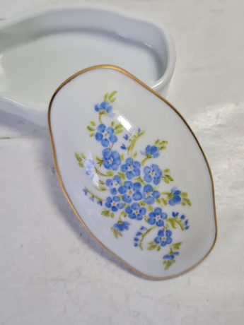 Шкатулка винтажная Royal KPM Bavaria с незабудками, фарфор, 8.5 см, Германия, 1960-70гг.