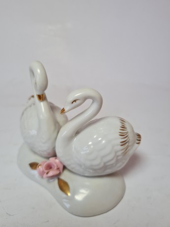 Capodimonte Фарфоровая статуэтка позолоченная "Два лебедя и роза", 9см x 7см, Италия, 1960-70гг.