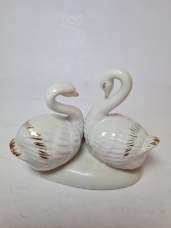 Capodimonte Фарфоровая статуэтка позолоченная "Два лебедя и роза", 9см x 7см, Италия, 1960-70гг.