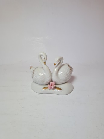 Capodimonte Фарфоровая статуэтка позолоченная "Два лебедя и роза", 9см x 7см, Италия, 1960-70гг.