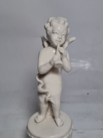Статуэтка винтажная "Ангел с флейтой", белый фарфор, Vecchia Bassano, 14,5 x 6 см, Италия, 1960-70гг.
