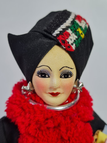 Кукла винтажная в национальном костюме, деревян. подставка, 26 x 11 см, Тайланд, 1960-70гг.