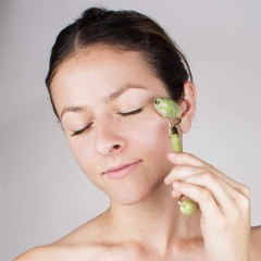 UNIQ Jade Roller  нефритовый ролик