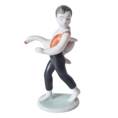 Hollohaza Porcelain Коллекционная керамическая фигурка &quot;Мальчик Нильс с гусем&quot;, 13смx8см, Венгрия, 1960-70гг.