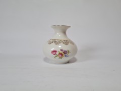 Erchenbach Bavaria Вазочка с букетом цветов и обильной позолотой, 8 см, Германия, 1950-60гг.